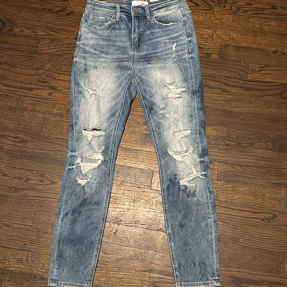 Brand new jeans size 27